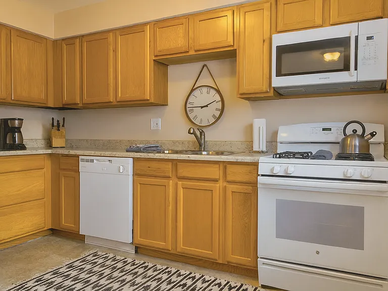 6818 Vernon Ave — Photo 10