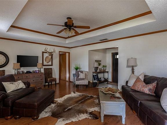 4th image of 1211 Stonelake Dr