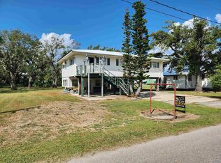 177 Oak St, Grand Isle, LA 70358