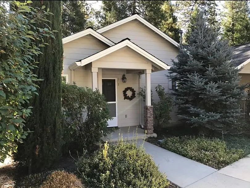 307 Fairway Village Dr photo 1