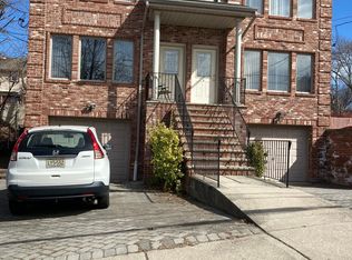 350 Broad Ave, Ridgefield, NJ 07657