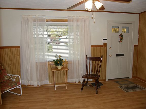 Living room (n wall)
