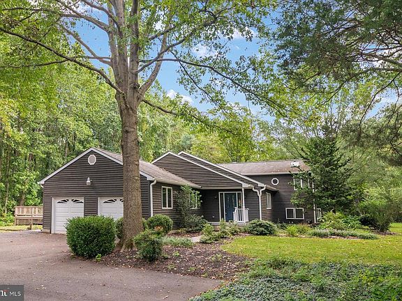 3rd image of 1404 Cotton Ct