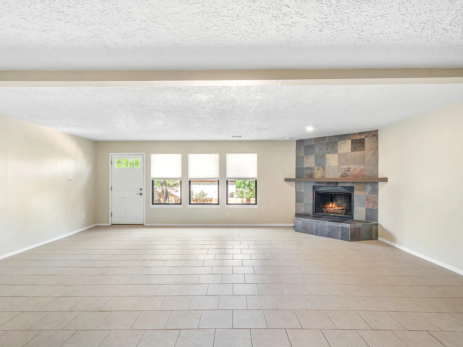 3 bed, 1608 sqft, $2,600 — Photo 1