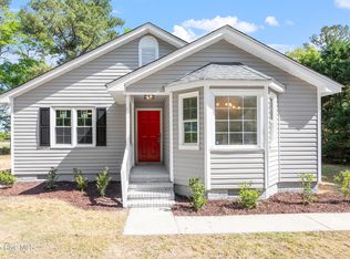 1418 Huckleberry Ln, Winterville, NC 28590