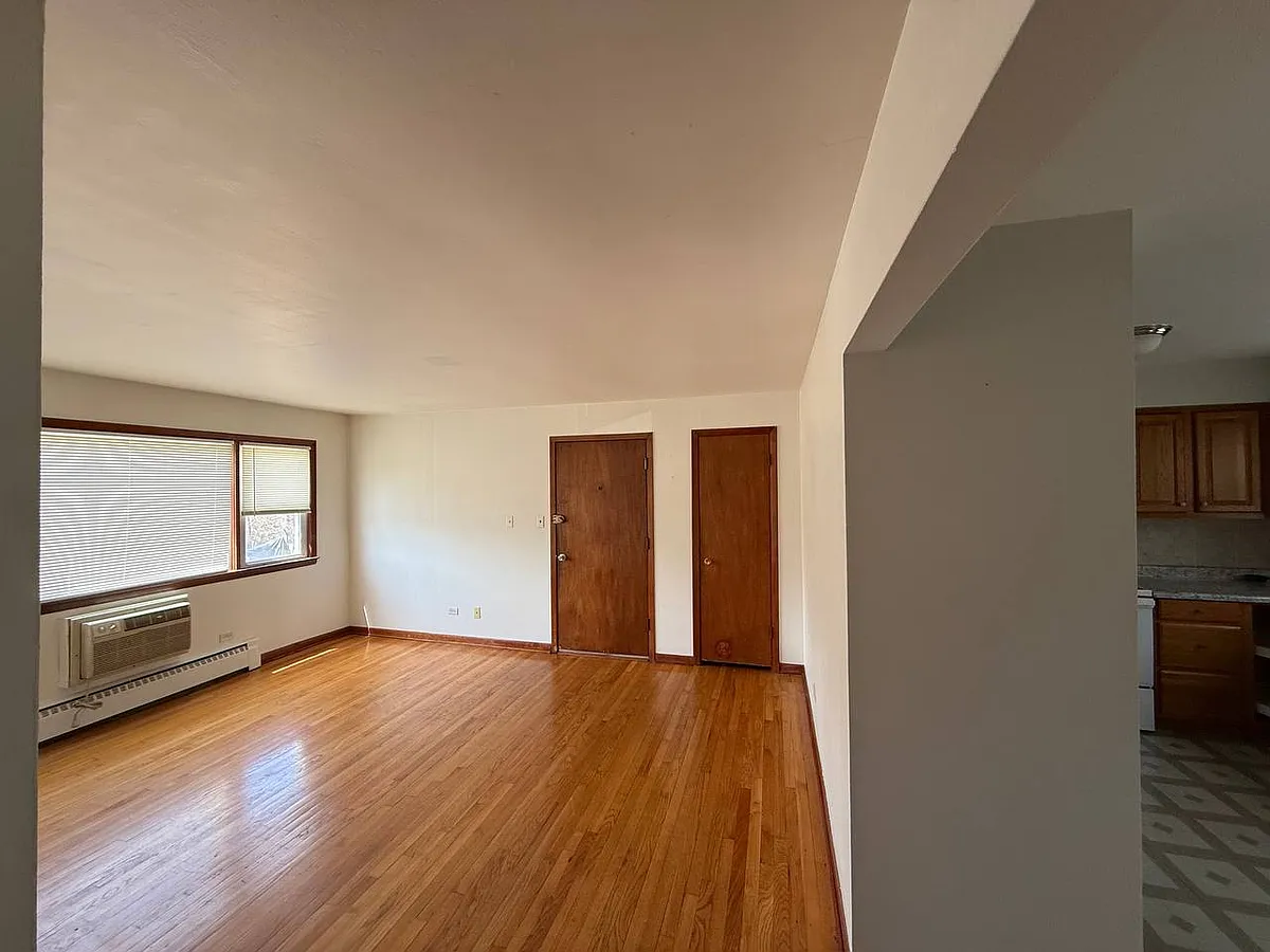 Building Photo - 145 E Palatine Rd #1B