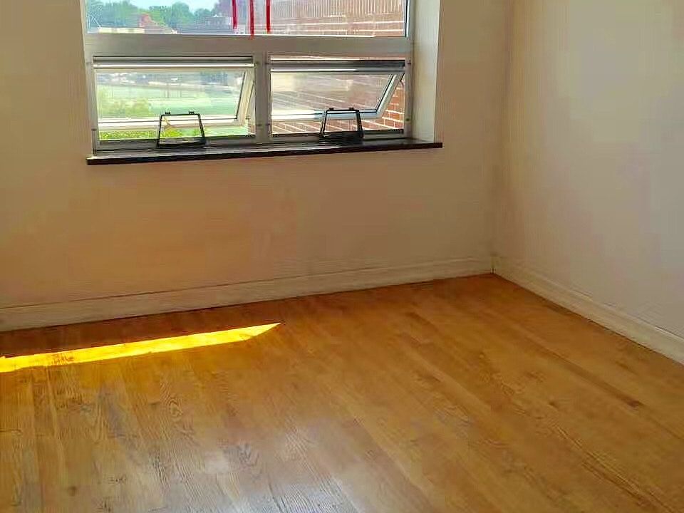 1st image of 13517 Northern Blvd #3