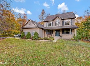 4 Slate Ct, Lake Ariel, PA 18436
