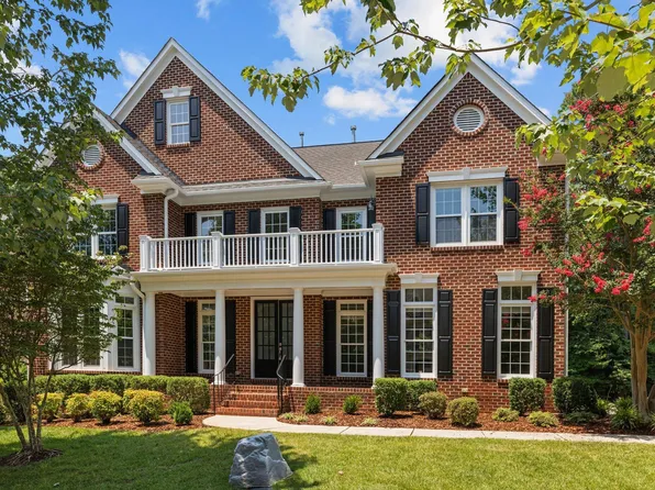 104 Arborhill Ln, Holly Springs, NC 27540