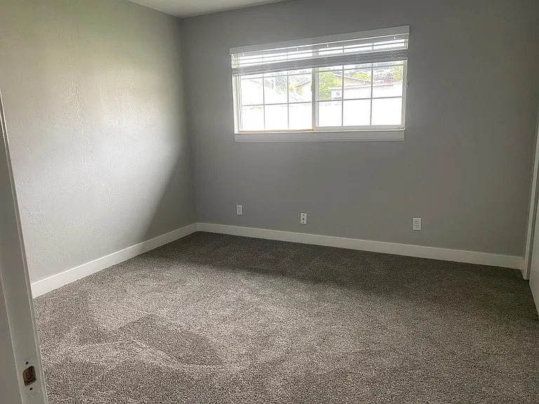 3164 Mission Dr — Photo 3