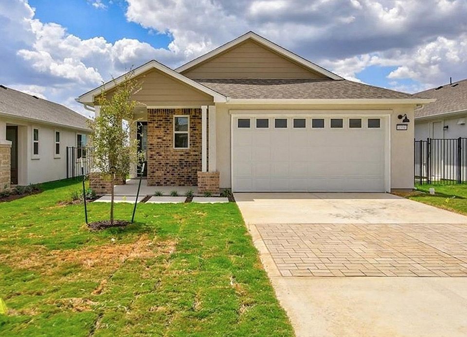 1104 Chapote Terrace