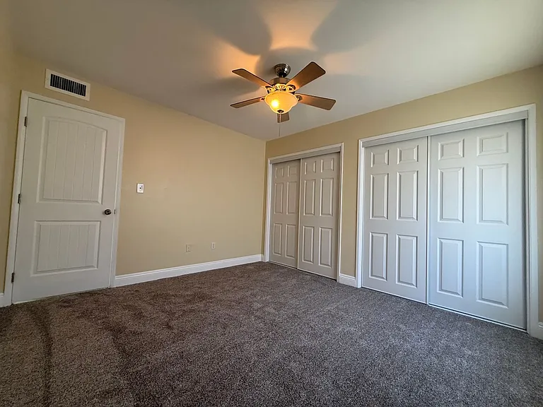419 Sierra St — Photo 16