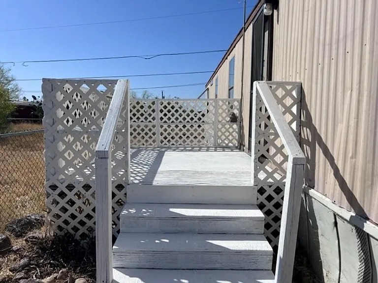 2102 Hermosa Dr — Photo 4