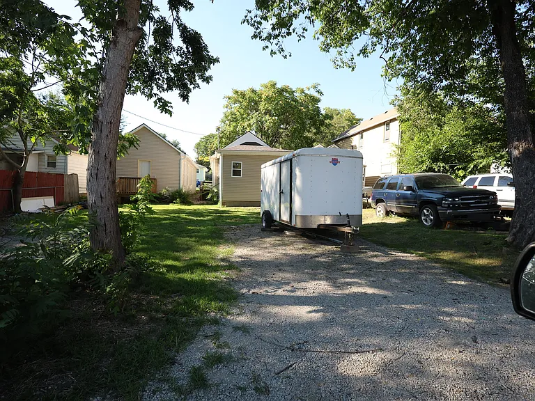 619 Kiowa St — Photo 3