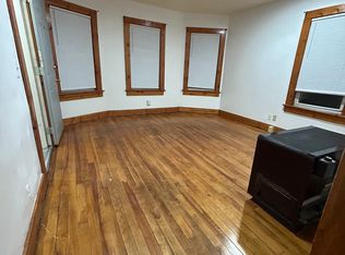 1 Poplar St APT 1, Worcester, MA 01606