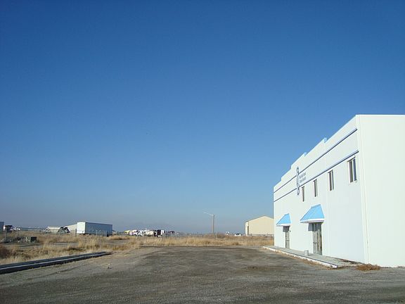 4th image of 1066 North Industrial Park Circle