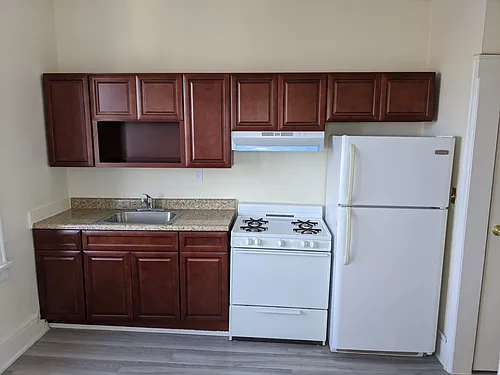 18 E Price St #12 Photo 1