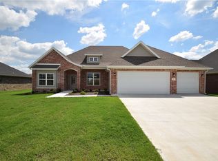 1091 Morra Ave, Tontitown, AR 72762