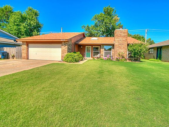3rd image of 8929 N Eagle Ln