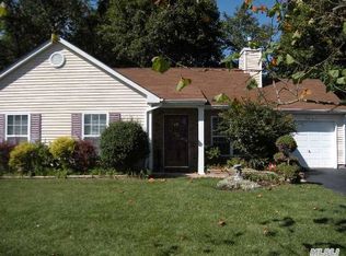 17 Segal Ave, Riverhead, NY 11901