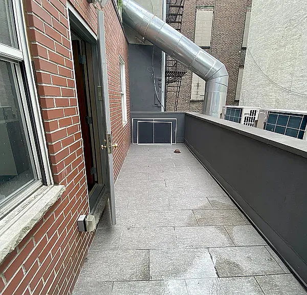 175 1st Ave #3R — Photo 3
