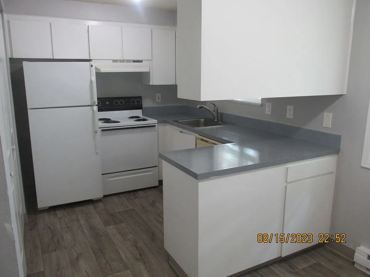 Building Photo - 7015