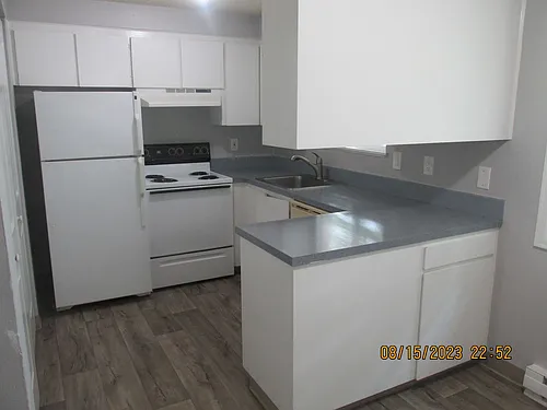 7015 Photo 1