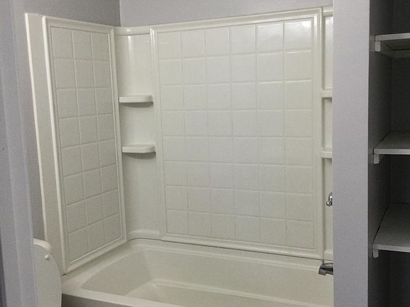 5th image of 513 E Columbia Ave