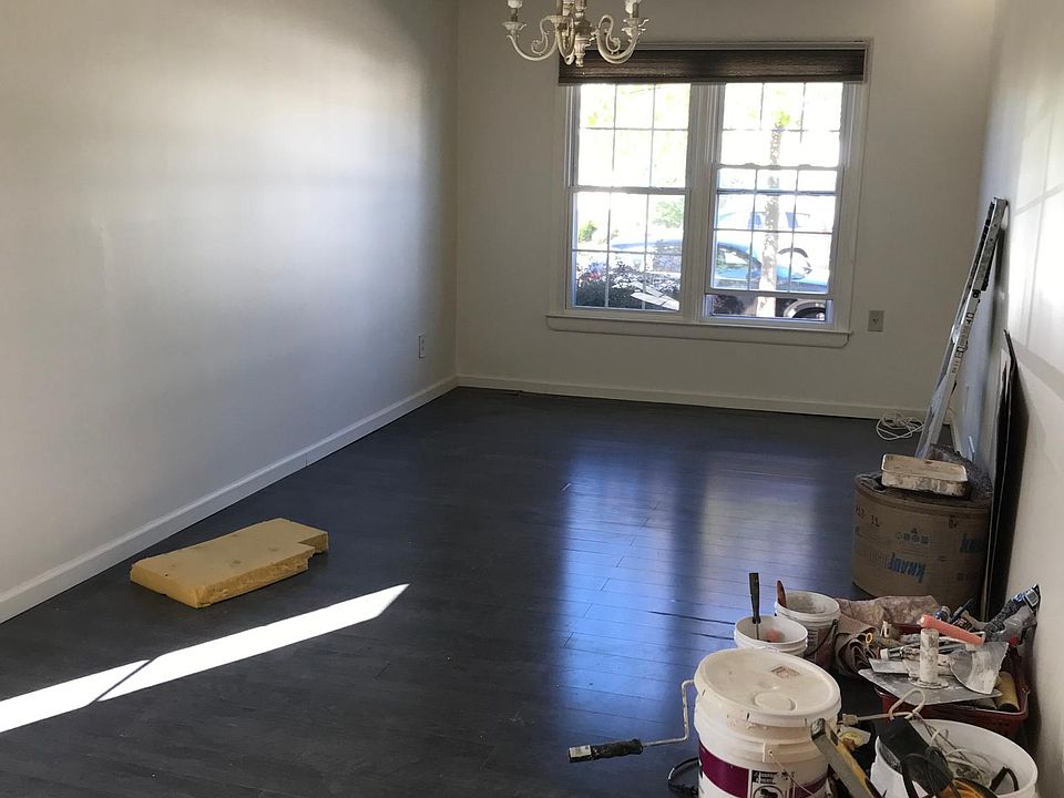 1st image of 41 Fraser St Floor 1