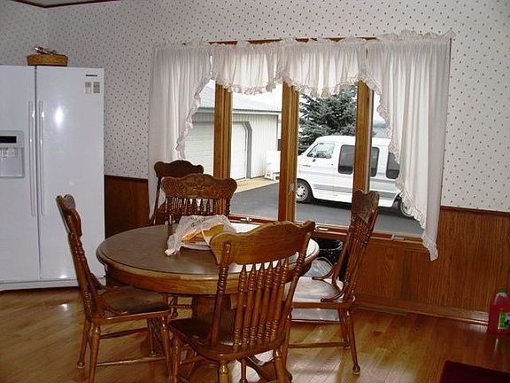 4th image of S295A Pine Ave