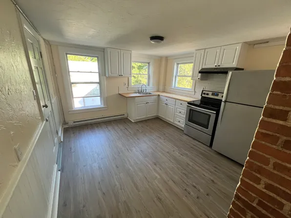 43 Chandler Ave #2R, Taunton, MA 02780