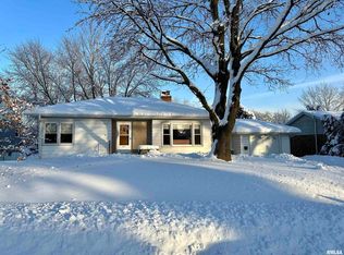 321 Ruth Pl, Clinton, IA 52732