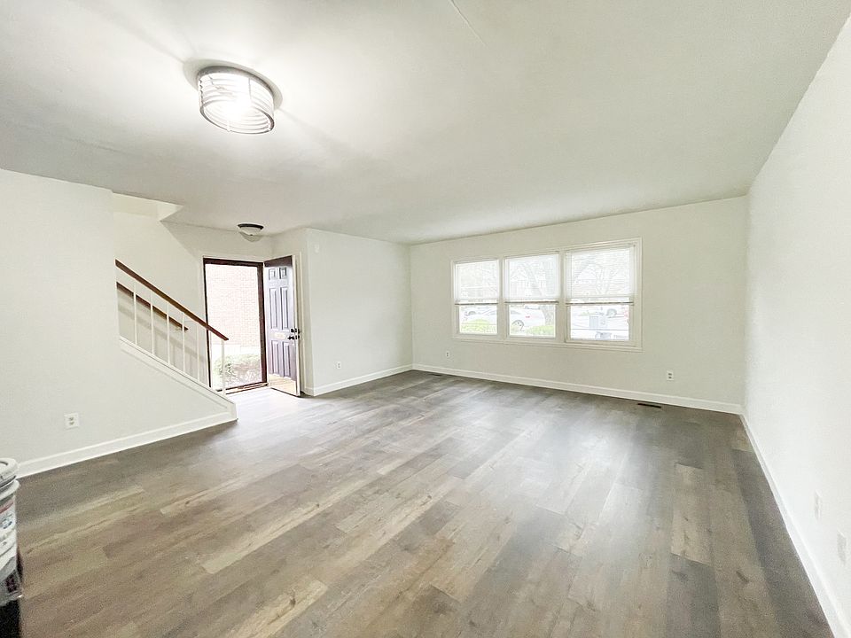 1st image of 9134 Dominion Cir
