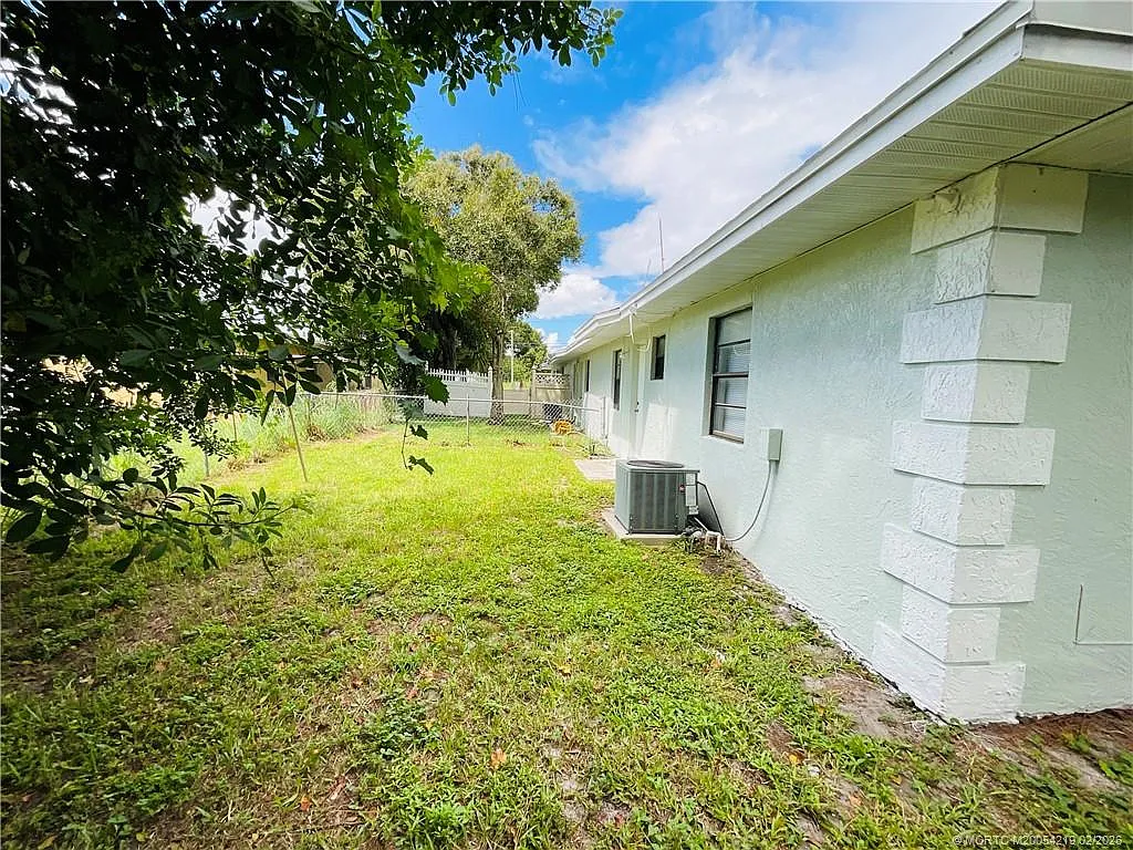Building Photo - 208 N 28th St