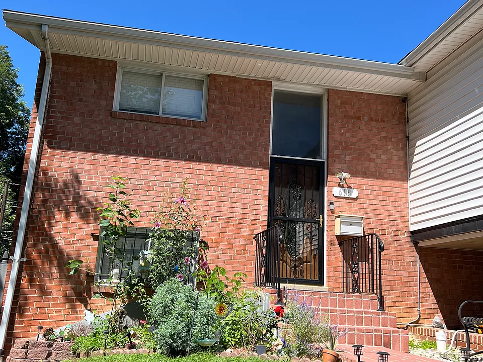 618 Geranium St NW #1