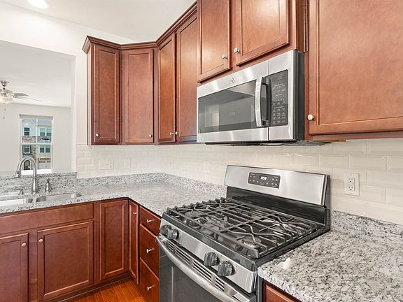 2nd image of 3011 New Hermitage Ct