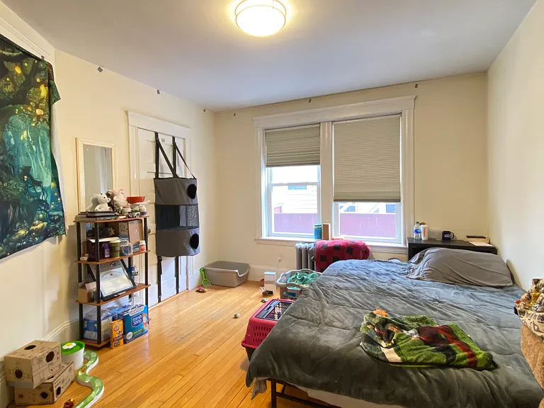 Bedroom 3 - Side
