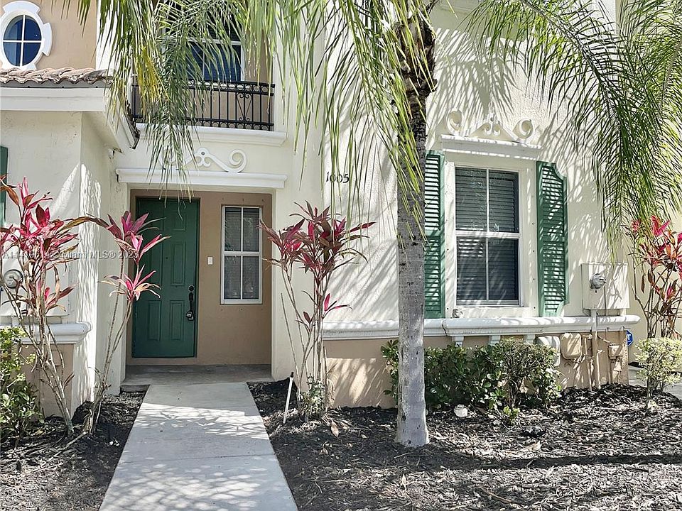 1st image of 1005 NE 42nd Pl #1005