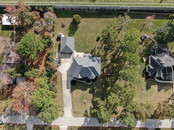 2nd image of 13415 Lucien Ln