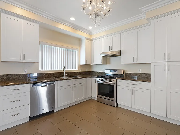 10562 Lexington St — Photo 10