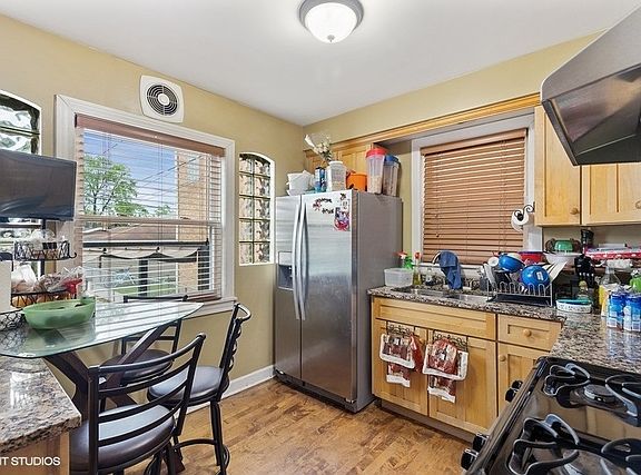 4th image of 3723 Oak Park Ave