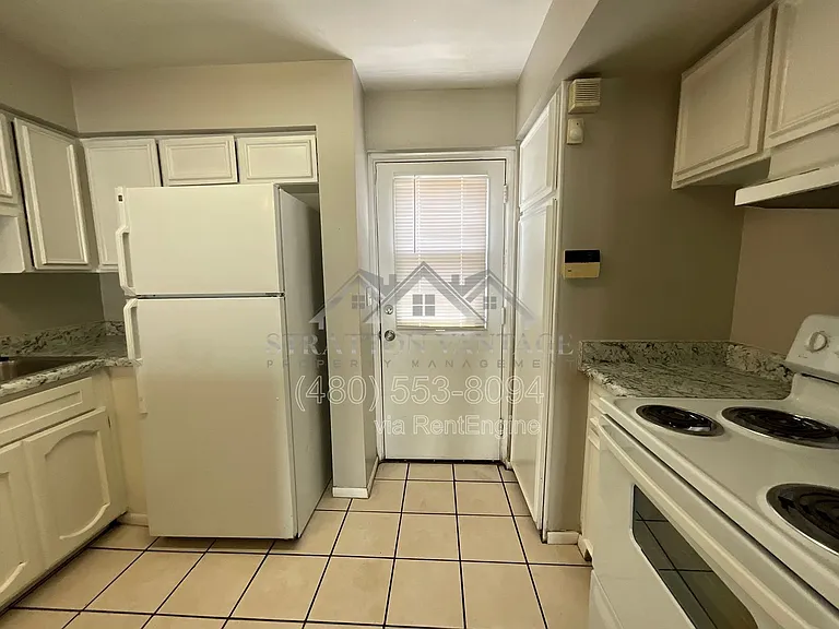 810 E Colter St #14 — Photo 8