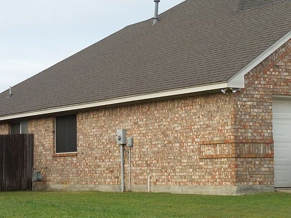 3rd image of 8421 Emerald Cir