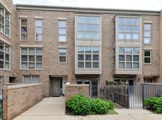 2375 N Wayne Ave, Chicago, IL 60614