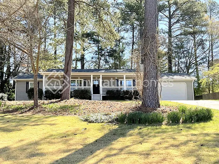 367 Summerville Dr — Photo 1