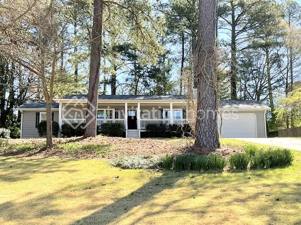 367 Summerville Dr, Lawrenceville, GA 30046
