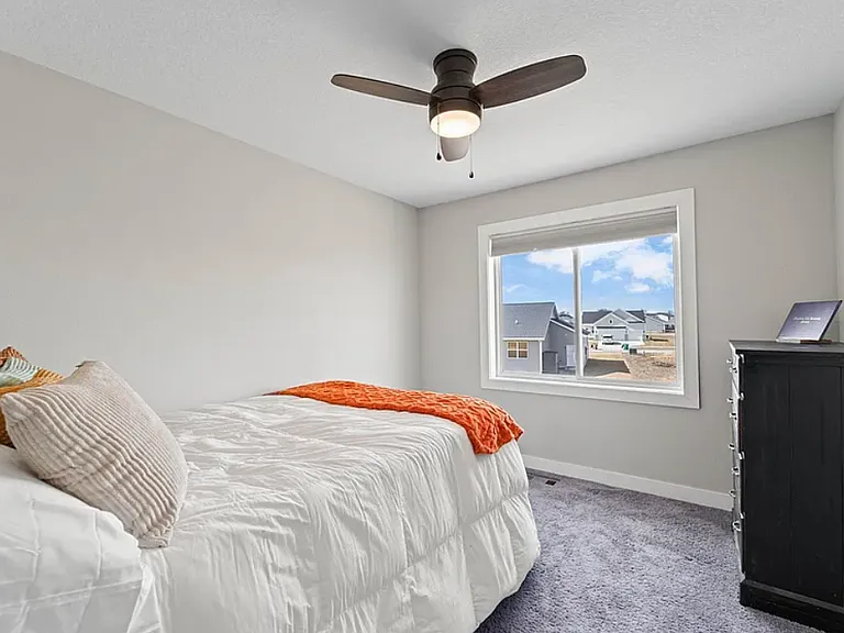 900 Kinney Cir NE — Photo 3