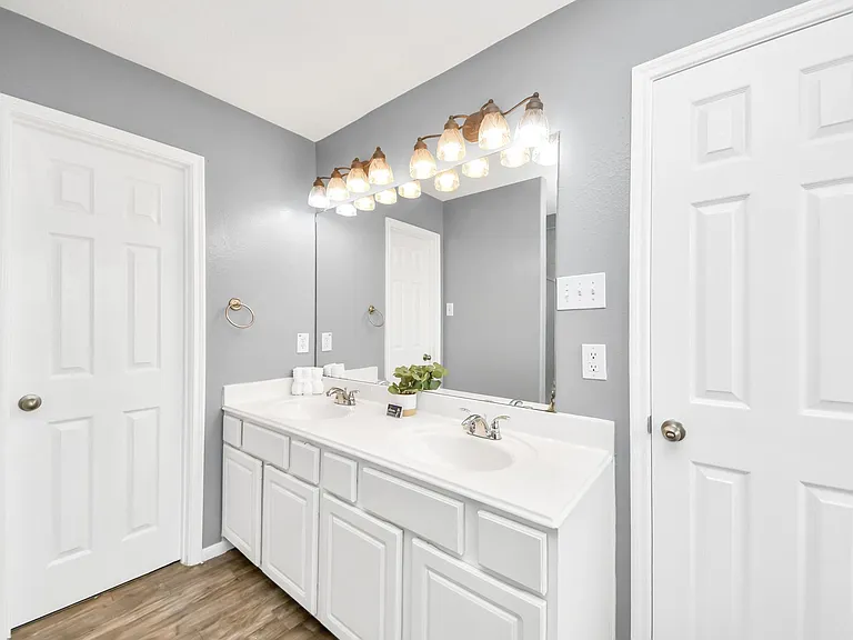 19215 Terra Forest Ct — Photo 32