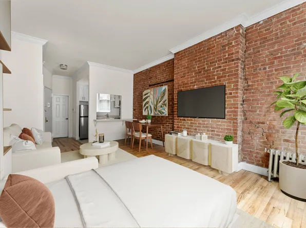 333 East 92nd Street 4A image 2 of 4