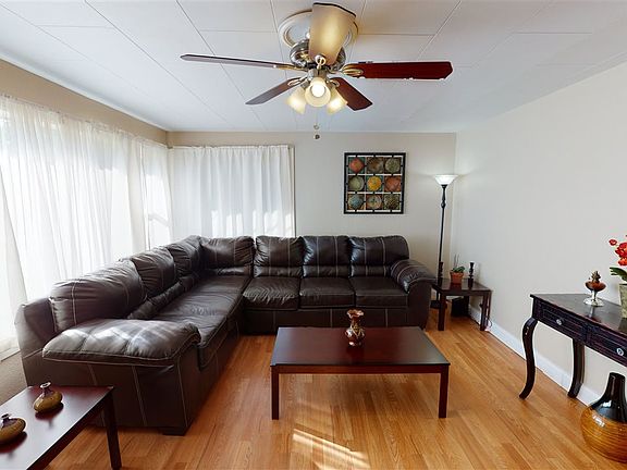 5th image of 1505 N Sunrise Dr